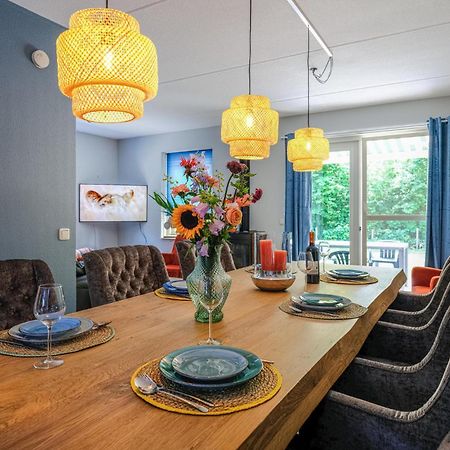 4 Bedroom Cozy Home In Zonnemaire Exteriör bild