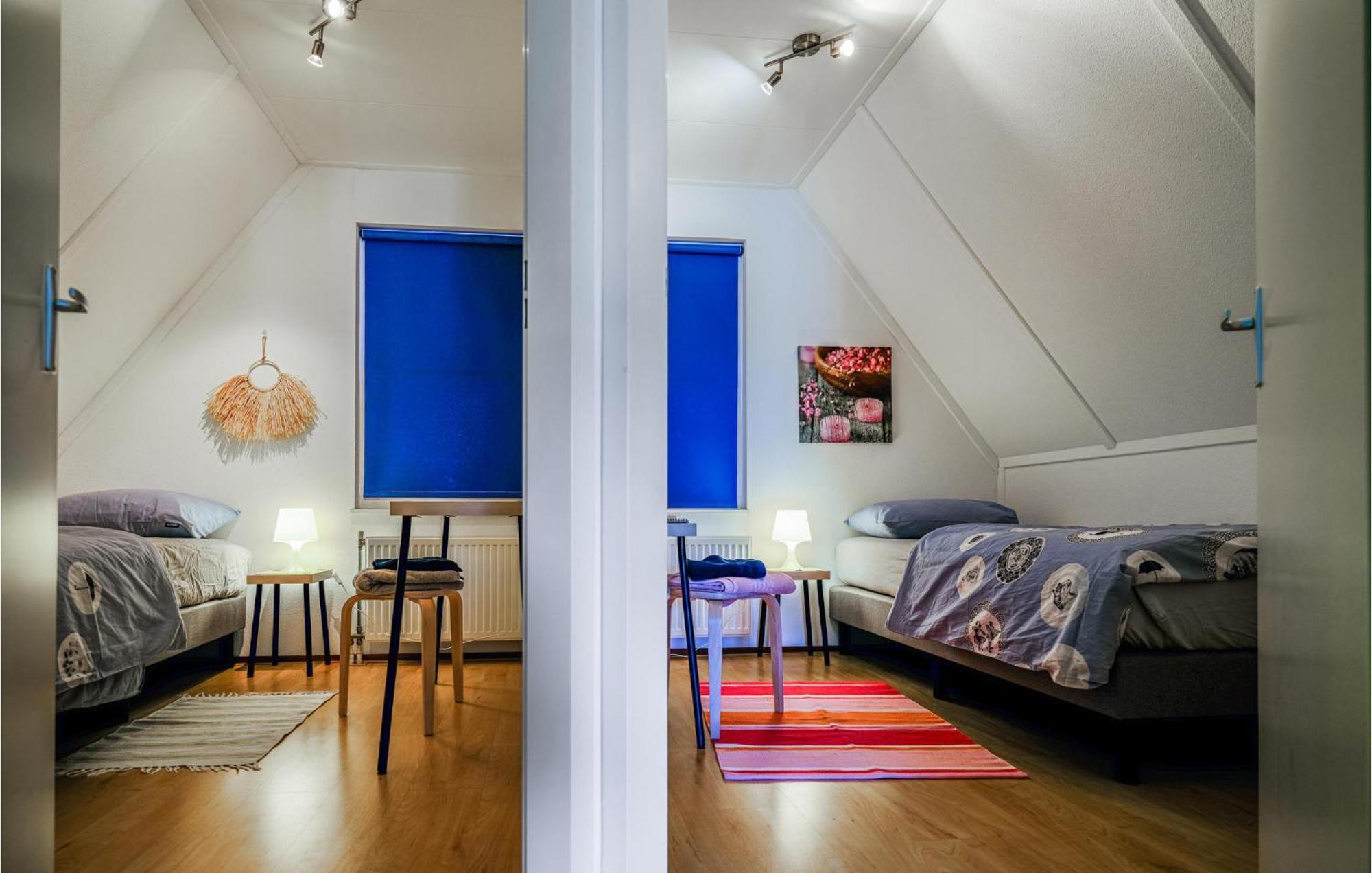4 Bedroom Cozy Home In Zonnemaire Exteriör bild